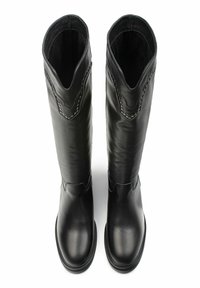 Botine negre din piele, până la genunchi, cu o textură netedă, vârf ascuțit, guler ondulat și cusături decorative de-a lungul marginilor.