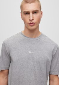 BOSS TCHUP - Basic póló - light grey