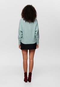 ONLY ONLDANIELLA - Pullover - ether/cloud dancer melangé