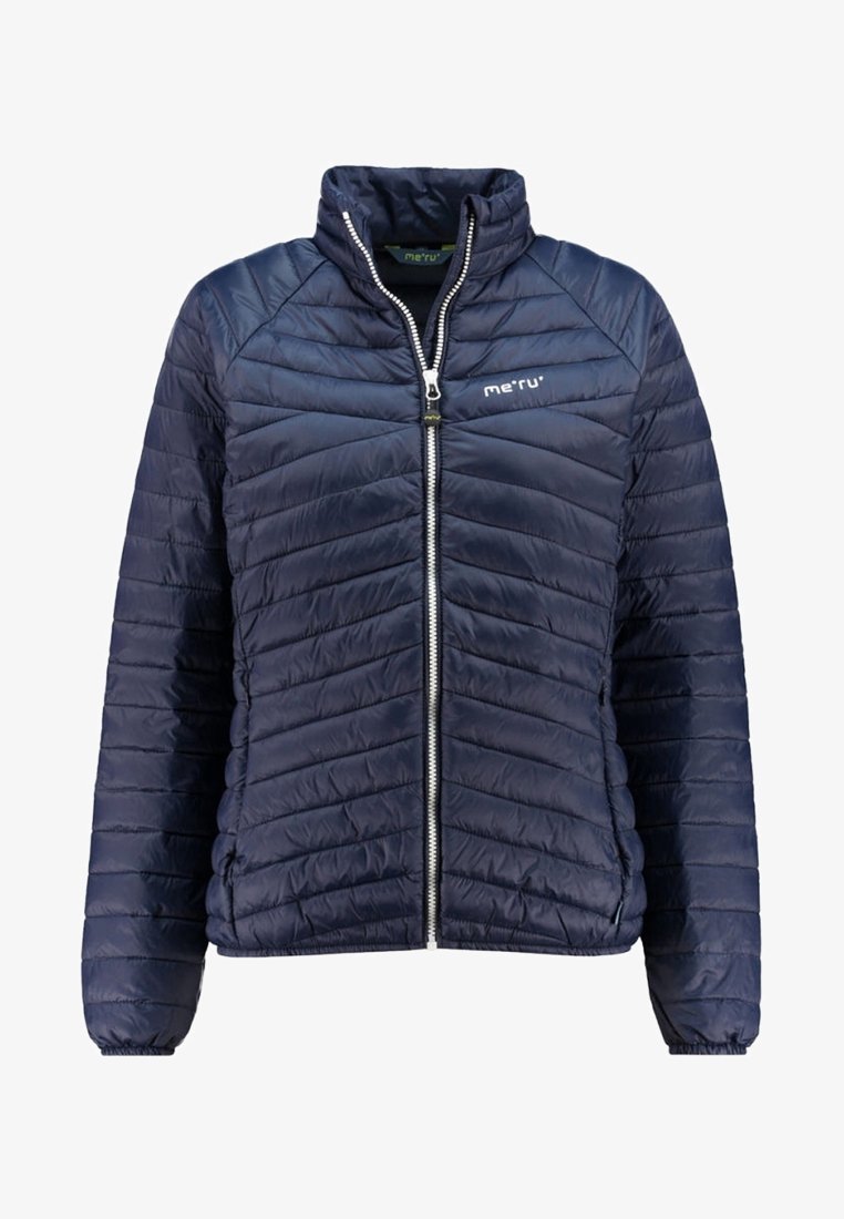 Veste en duvet bleu marine avec un design matelassé, col montant, fermeture éclair à l'avant et poignets élastiques. Présente un logo discret sur la poitrine gauche.