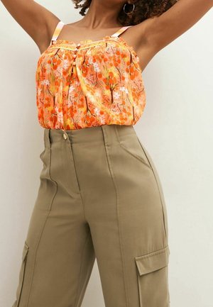 Top - yellow