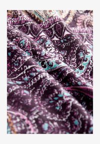 Niet geselecteerd, purple paisley print