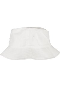 Valge puuvillane ämbri müts laia äärega, millel on õmblusdetailid ja ventilatsiooniavadega. Lihtne disain, ei ole nähtavaid logosid ega mustreid.