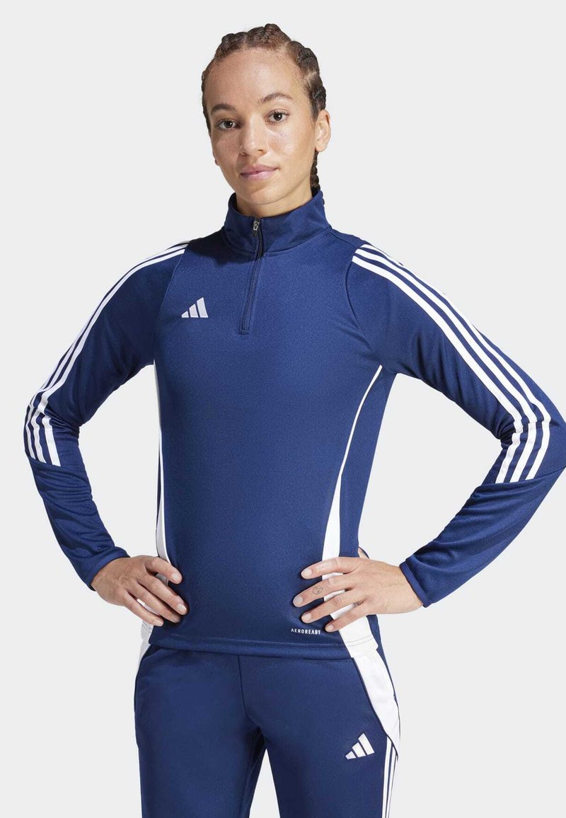 Jūras spēku garām piedurknēm sporta krekls ar baltām akcentēm un trīs joslu dizainu, ar ceturtdaļas rāvējslēdzēja apkakli un pieguļošu siluetu.