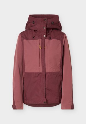 Veste à capuche bicolore bordeaux et rose poussiéreux avec fermeture éclair frontale, boutons-pression, cordons de capuche ajustables et manches longues.
