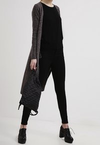 VILA Kofta - mottled dark grey