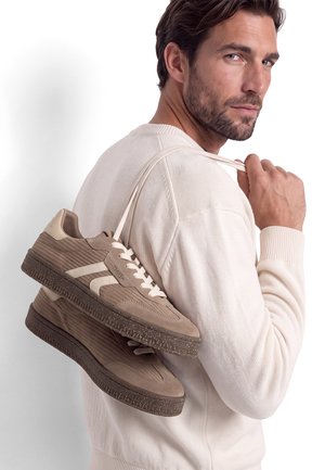 Tamaris, SNEAKER - Αθλητικά παπούτσια - taupe