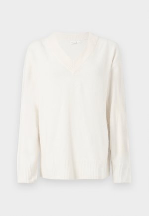 Weißer V-Ausschnitt-Pullover aus weichem Strickstoff, mit langen Ärmeln und gerippten Bündchen sowie einem gerippten Saum. Minimalistisches Design ohne Muster.