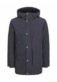 Mørkeblå parka-jakke med hætte, lavet af vandafvisende materiale. Har trykknapper, to frontlommer og en lige skæring.