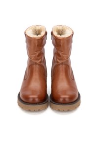 Botas de tobillo de cuero marrón con un suave forro de piel sintética, cremalleras laterales y suelas de goma texturizadas para un buen agarre. Acabado suave con puntas redondeadas.