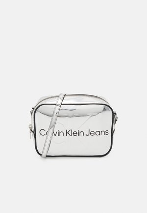 Calvin Klein Jeans Sac bandoulière - silver-coloured