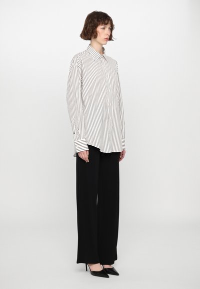Filippa K CLASSIC STRIPE SHIRT - Cămașă - coffee/white