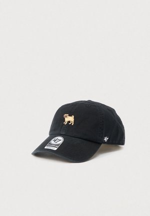 Casquette de baseball noire ajustable avec un bouledogue tan brodé à l'avant et un autocollant '47 Clean Up' sur la visière.