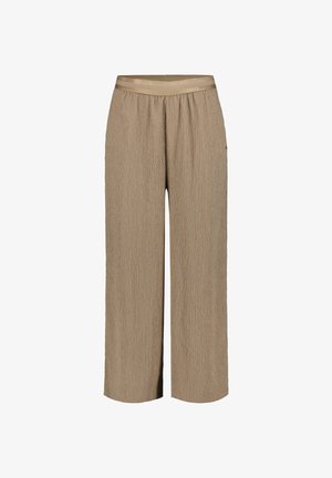 Pantalones marrón claro de pierna ancha con una tela texturizada y una cintura sólida de color dorado. Presentan un ajuste relajado y sin bolsillos visibles.