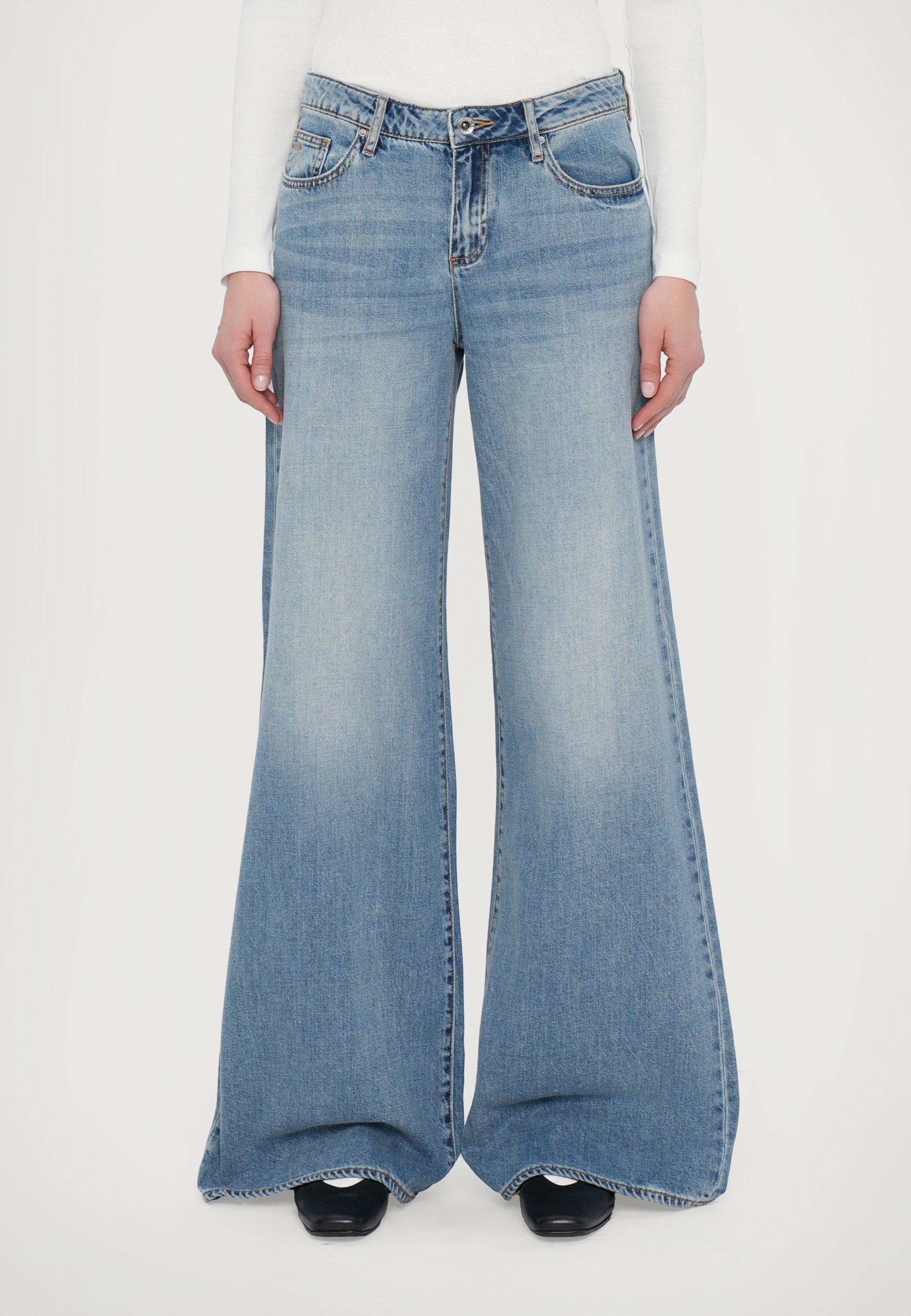 パンツ ARMANI EXCHANGE - decoration wide denim Armani Exchange PANT - Wide Leg - light blue denim/light