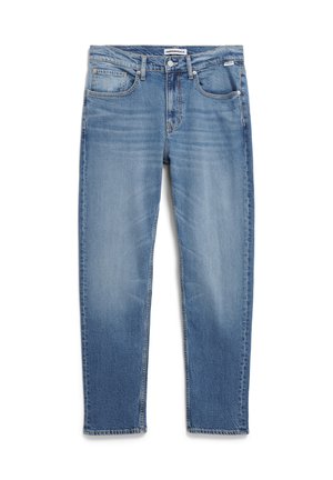 Jean en denim bleu clair avec une coupe droite, un design à cinq poches, une texture délavée et des coutures contrastées le long des bords.