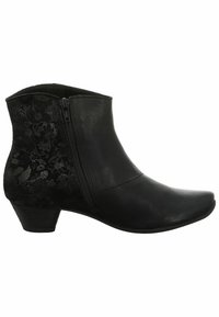 Botas de tobillo negras con una parte delantera de cuero liso y una parte trasera de tela con un patrón floral, que cuentan con una cremallera lateral y un tacón bajo.