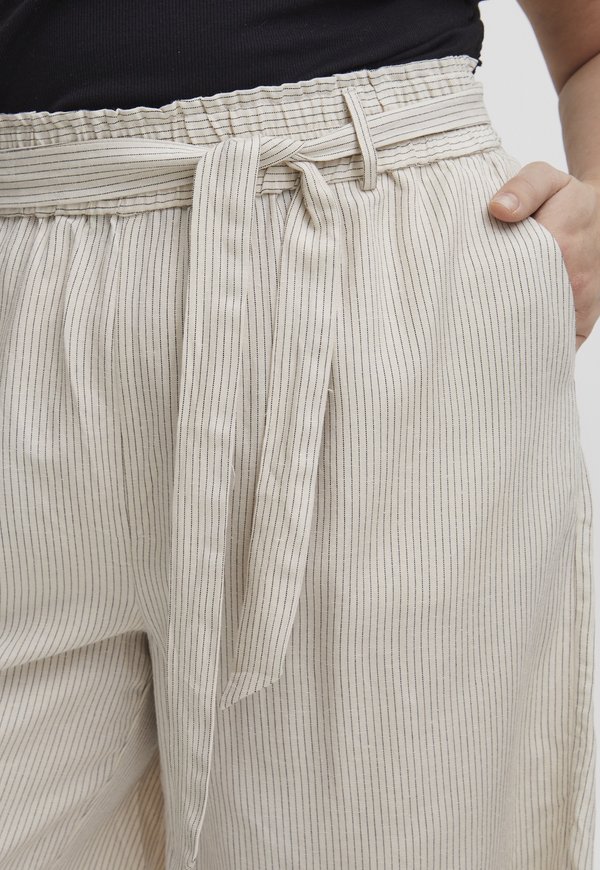 FPLIN - Shorts - birch mix2