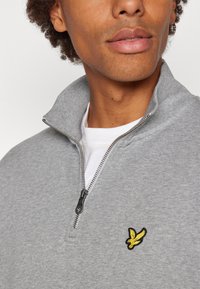 Lyle & Scott LOOPBACK QUARTER ZIP - Sweatshirt - mid grey marl