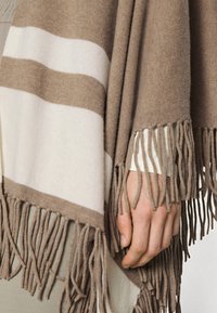 Repeat PONCHO - Capa - taupe/cre