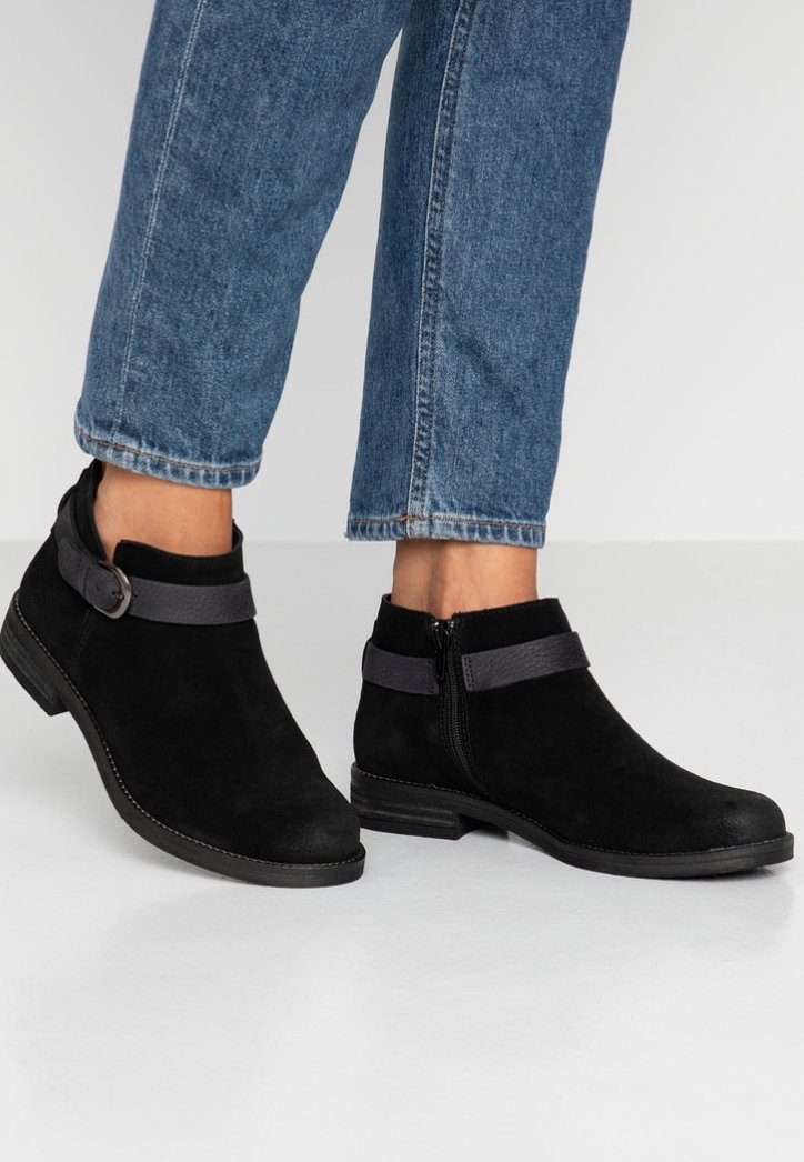 clarks demi tone boot