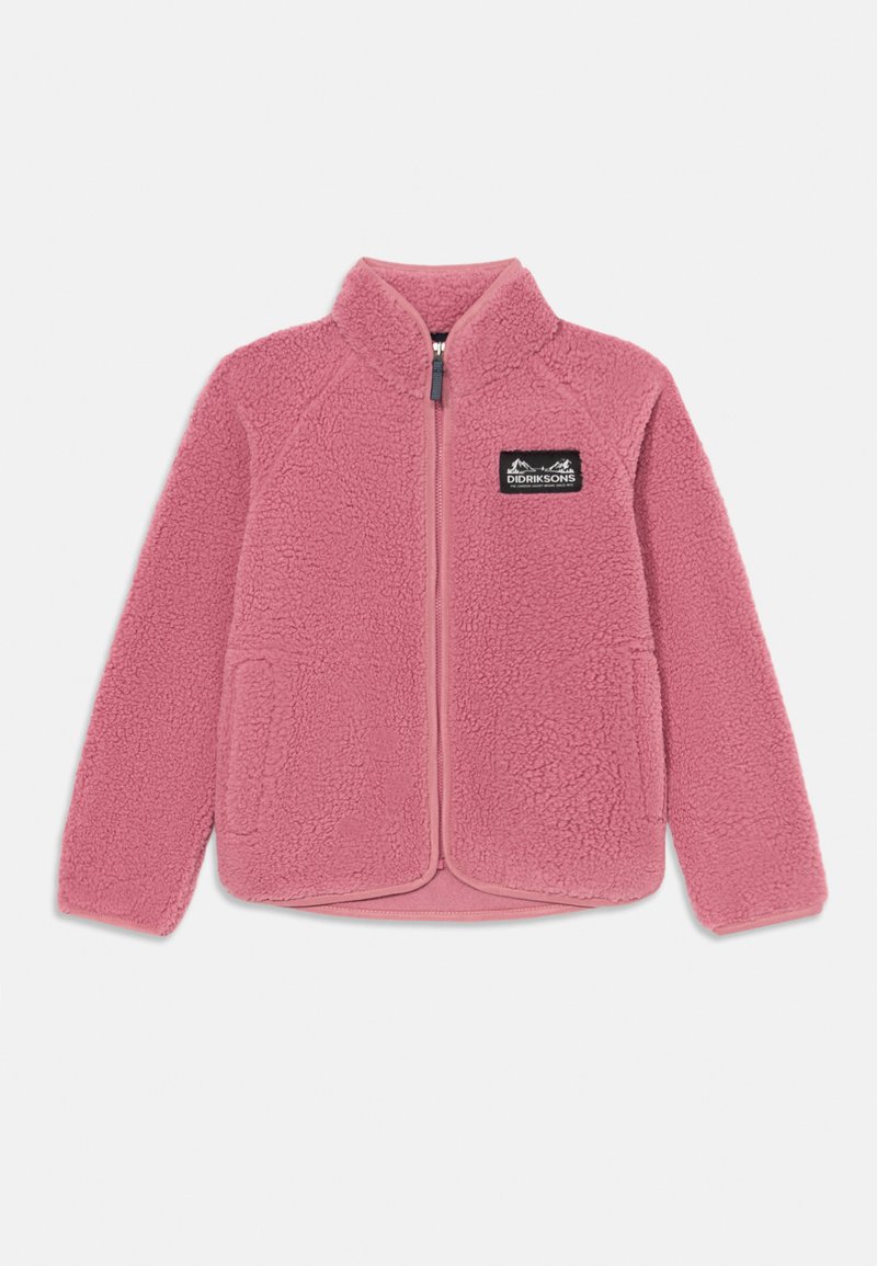 Vaaleanpunainen fleece-takki, jossa on täysi etuvetoketju, korkea kaulus, sivutaskut ja musta Didriksons-logo-patch vasemmassa rinnassa.