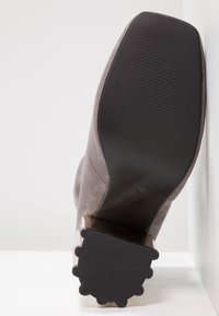 Public Desire Botas de tacón - light grey