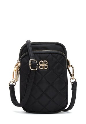 Borsa a tracolla nera trapuntata in tessuto con hardware dorato, tracolla regolabile, chiusura con zip e logo accentuato sulla parte anteriore.