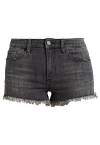 Pantalones cortos de mezclilla gris oscuro con un dobladillo deshilachado, diseño de cinco bolsillos y cierre de botón. La tela tiene una ligera textura y un aspecto desgastado.