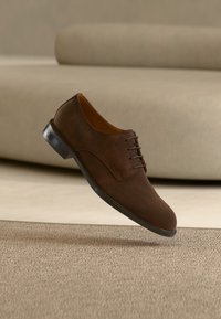 Δεν επιλέχθηκε, dark brown