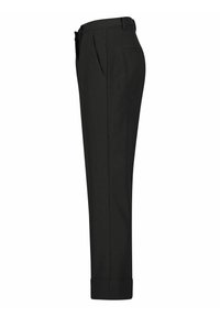 Schwarze maßgeschneiderte Hosen mit geradem Bein, ausgestattet mit vorderen Falten, einer glatten Textur und einem umgeschlagenen Saum für einen eleganten Look.