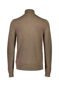 Brauner Strickpullover mit hohem Kragen, gerippten Bündchen und Saum. Weiche Textur, keine sichtbaren Muster oder Verzierungen, Rückansicht.