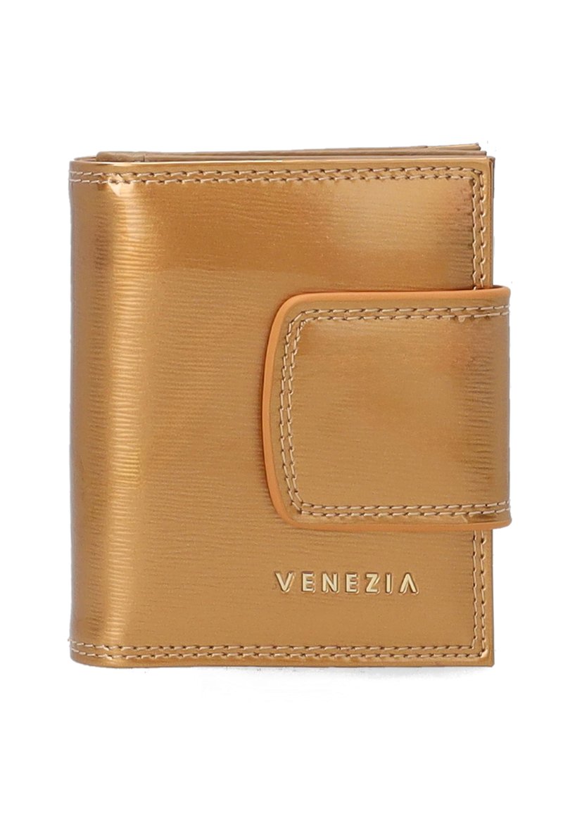 Kompakt tegnebog i bronze kunstlæder med en glat struktur, stikninger langs kanterne og en trykknaplukning. Har 'Venezia' prægning i guld.