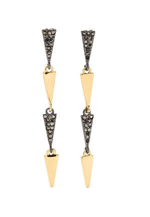 Wiszące kolczyki z naprzemiennie ułożonymi złotymi i czarnymi trójkątnymi segmentami, gdzie czarne segmenty ozdobione są małymi, okrągłymi kamieniami.