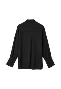 Camicia nera a maniche lunghe realizzata in tessuto stropicciato. Presenta un colletto, polsini con bottone e un yoke posteriore con una piega per un maggior movimento.