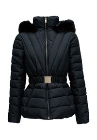 Chaqueta acolchada negra con cuello alto y detalles de piel sintética. Cuenta con cintura con cinturón, cierre con cremallera y patrón acolchado.