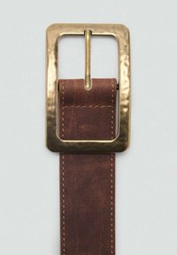 Mango TEXTURED SQUARE BUCKLE - Gürtel - brown