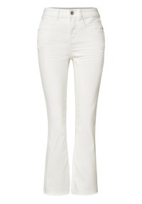 Jean blanc taille haute avec bouton à l'avant, fermeture éclair, passants de ceinture et jambes légèrement évasées.