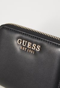 Thumbnail Image 4