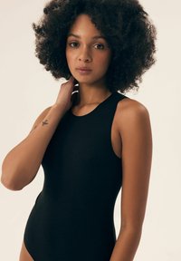 Henderson NAZLI czarny