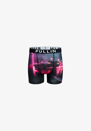 Boxers noirs présentant un design graphique vibrant d'une voiture et d'éclairs, tissu lisse avec une ceinture élastique marquée "PULLIN".