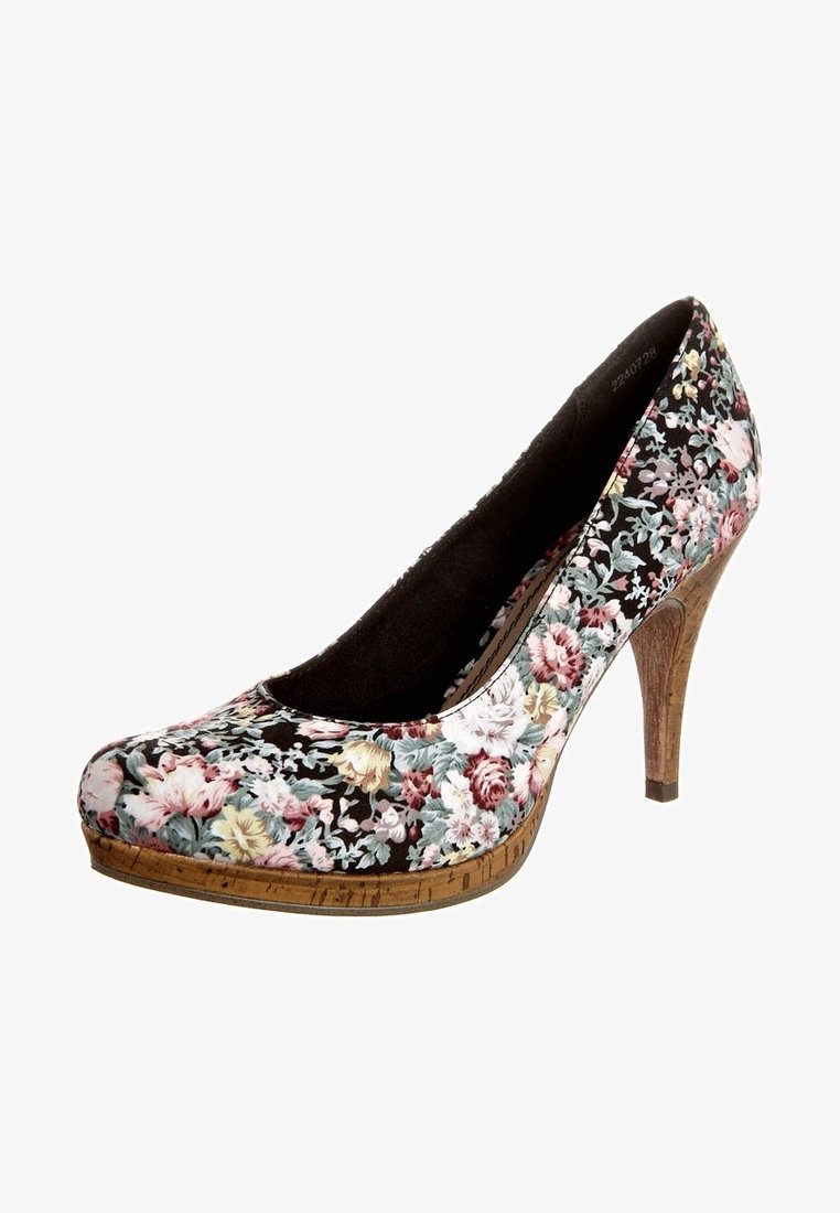 Chaussure à talons hauts fleurie sur fond noir, avec un intérieur rembourré, un bout arrondi, et un talon effet grain de bois avec des accents en liège.
