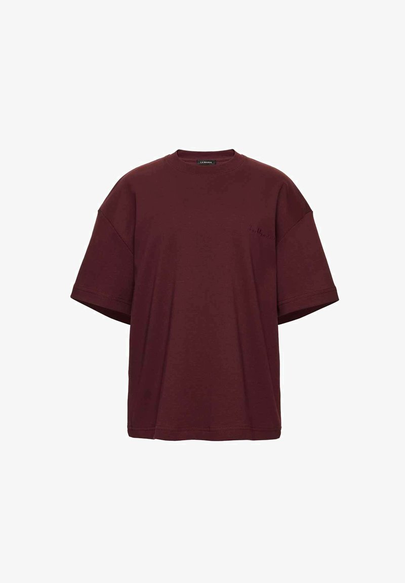 Burgundowa, oversize koszulka z krótkim rękawem, okrągłym dekoltem i małym haftowanym logo po lewej stronie. Wykonana z miękkiej bawełny.