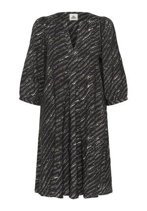 Črna obleka z V-izrezom in tridelnimi napihnjenimi rokavi. Ima valovito, črtasto vzorčenje v sivi in kremni barvi, izdelana je iz lahkotnega materiala.