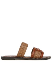 Tan geweven stof slip-on sandalen met een bruine leren band en strikdetail, met een platte zool en een gestructureerde binnenzool.