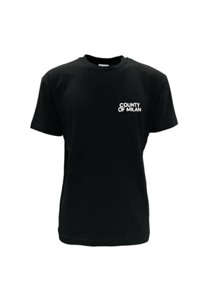 Maglietta nera a maniche corte con scritta bianca "COUNTY OF MILAN" sul lato sinistro del petto, con scollo rotondo e design semplice.