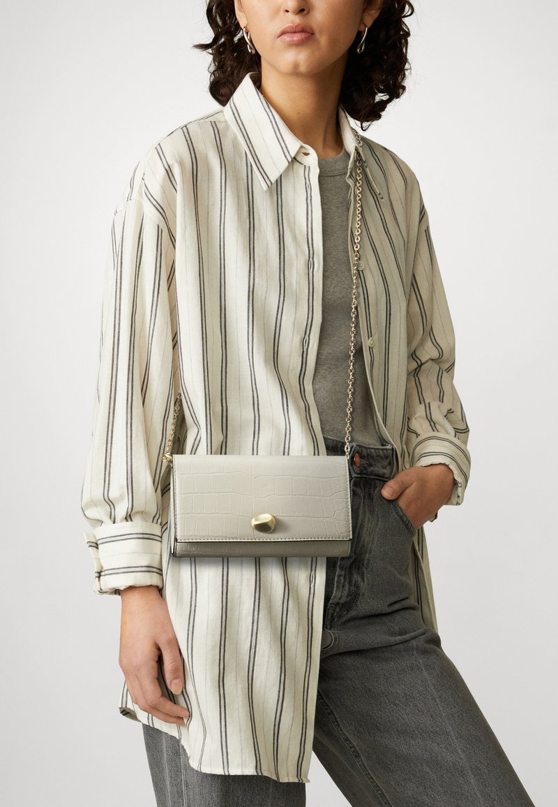 Marks & Spencer WALLET TO CLUTCH Clutch cream/crème Zalando.nl