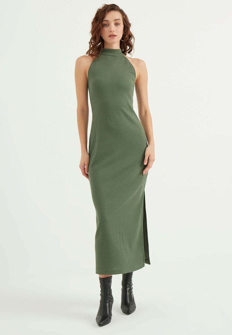 Herita HALTER NECK SLEEVELESS - Strickkleid - green