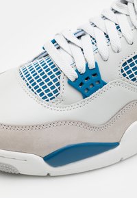 Jordan AIR JORDAN 4 RETRO  - Sneakers high - off white/military blue/neutral grey