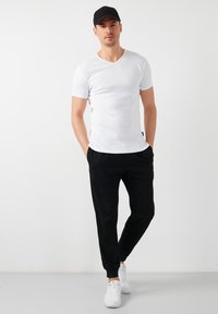 Buratti SLIM FIT - T-shirt basique - white